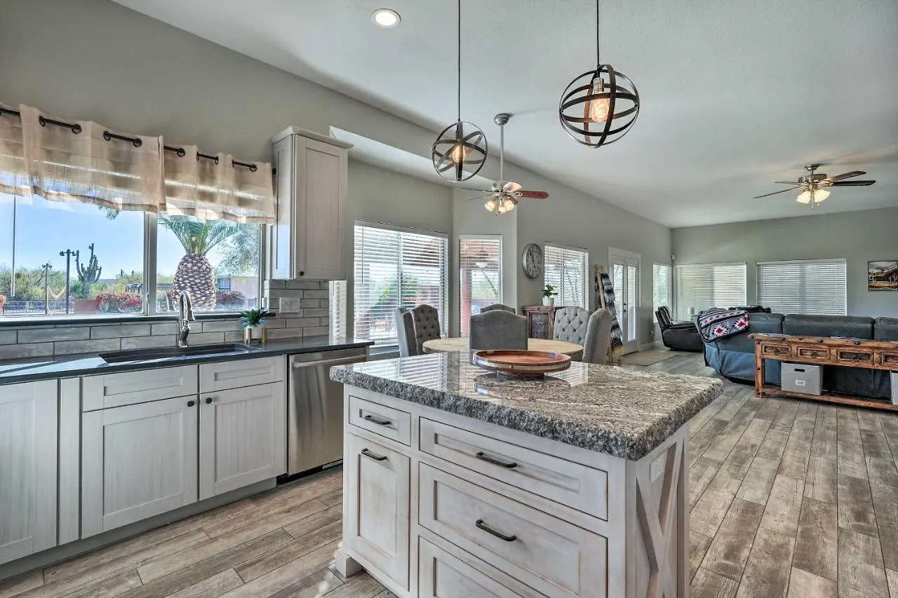 Ferienhaus North Phoenix Desert Gem With Yard And Hot Tub! USA