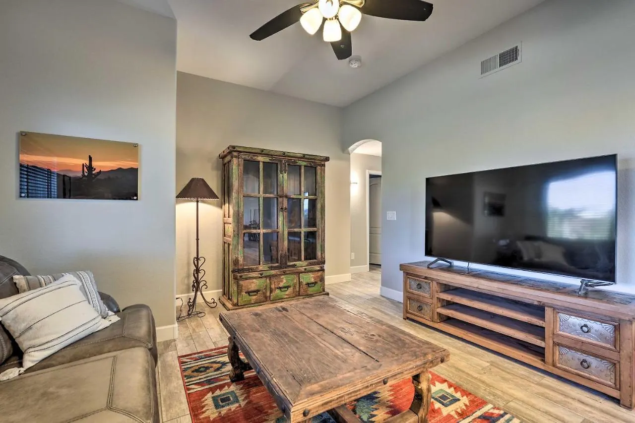 North Phoenix Desert Gem With Yard And Hot Tub! 0*,  USA